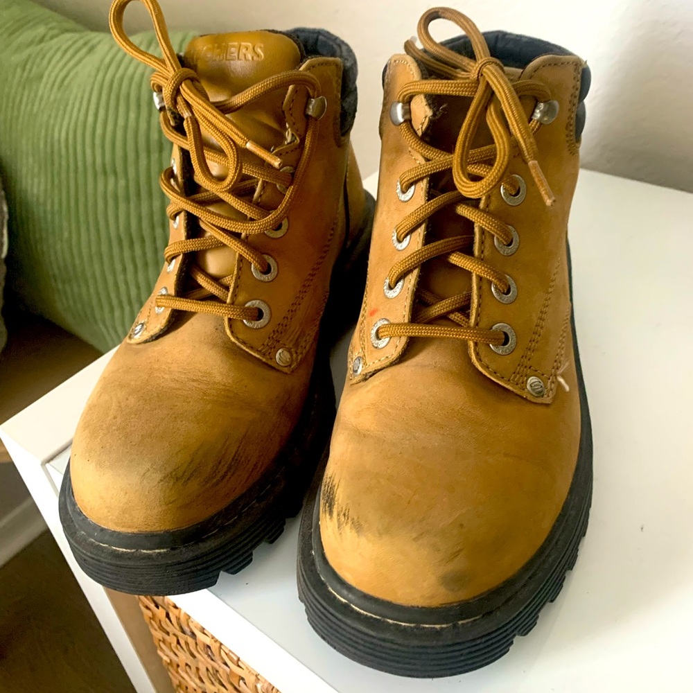 Vintage 90’s inspired Sketcher boots
